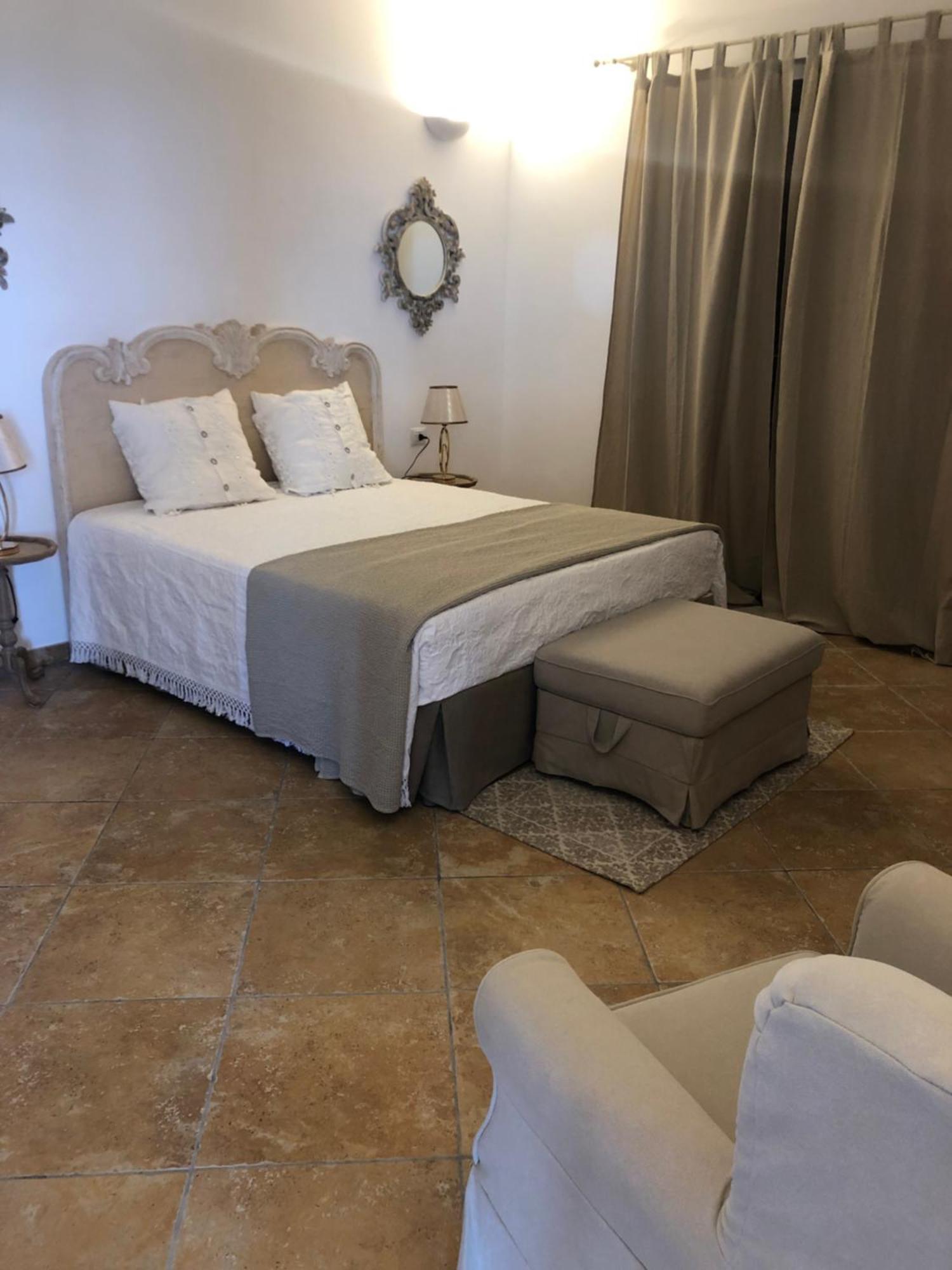 Dimora Le Ginestre Adults Only Bed & Breakfast Fasano Rom bilde