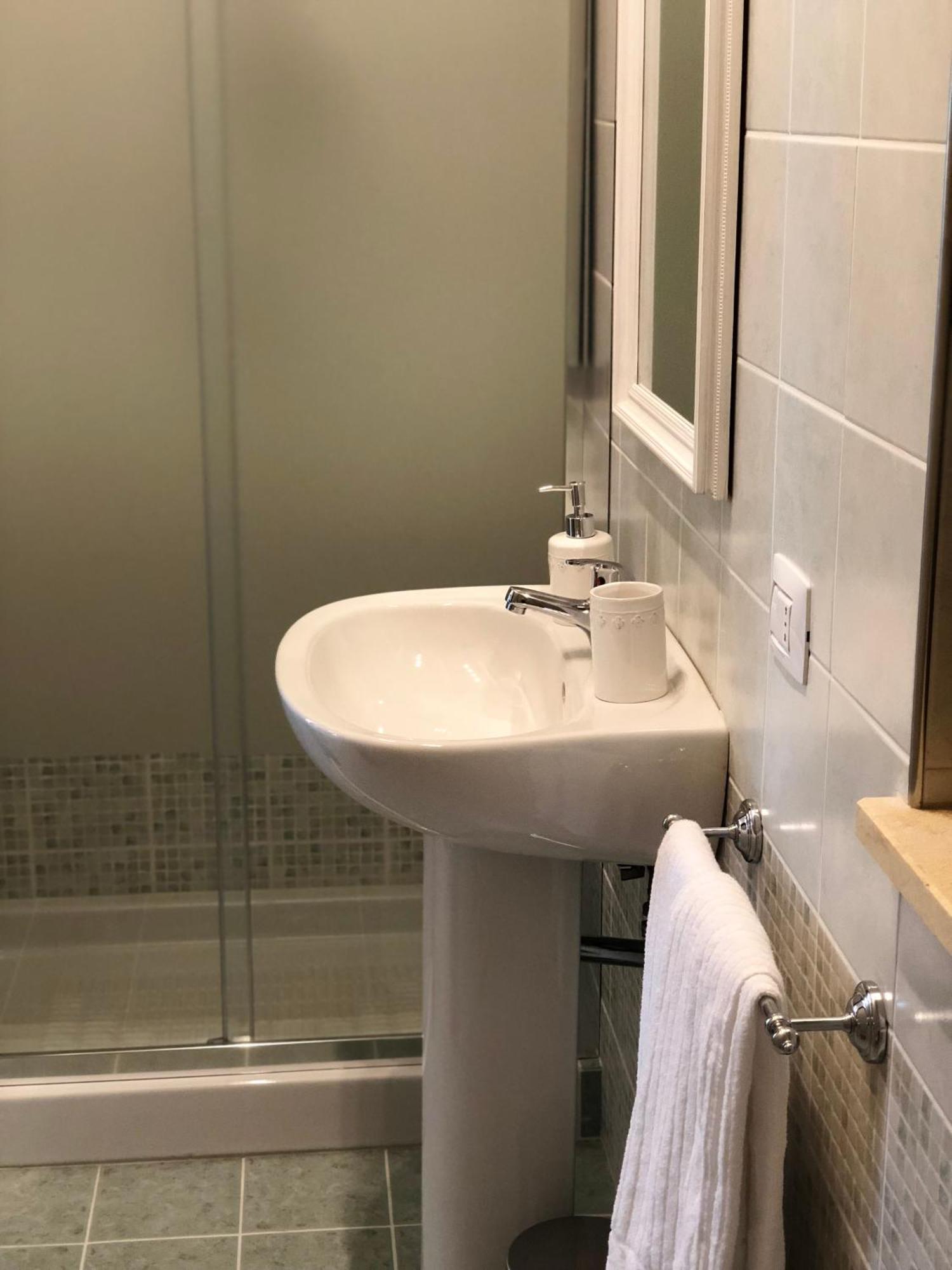 Dimora Le Ginestre Adults Only Bed & Breakfast Fasano Rom bilde