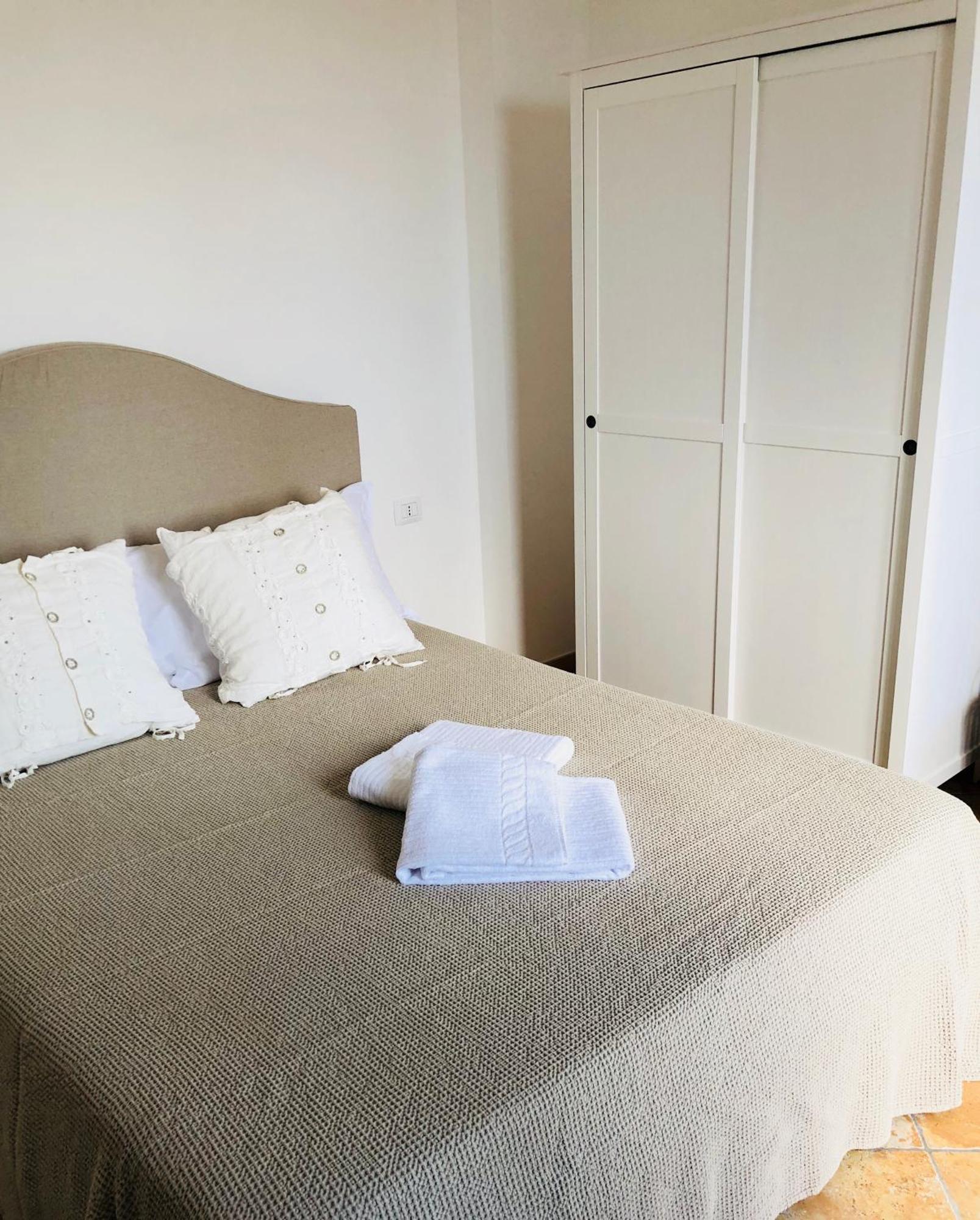 Dimora Le Ginestre Adults Only Bed & Breakfast Fasano Rom bilde